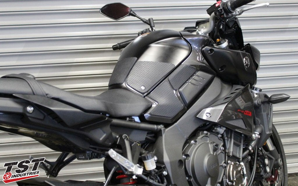 Decrease body fatigue with more knee grip. (Snake Skin Kit Shown)