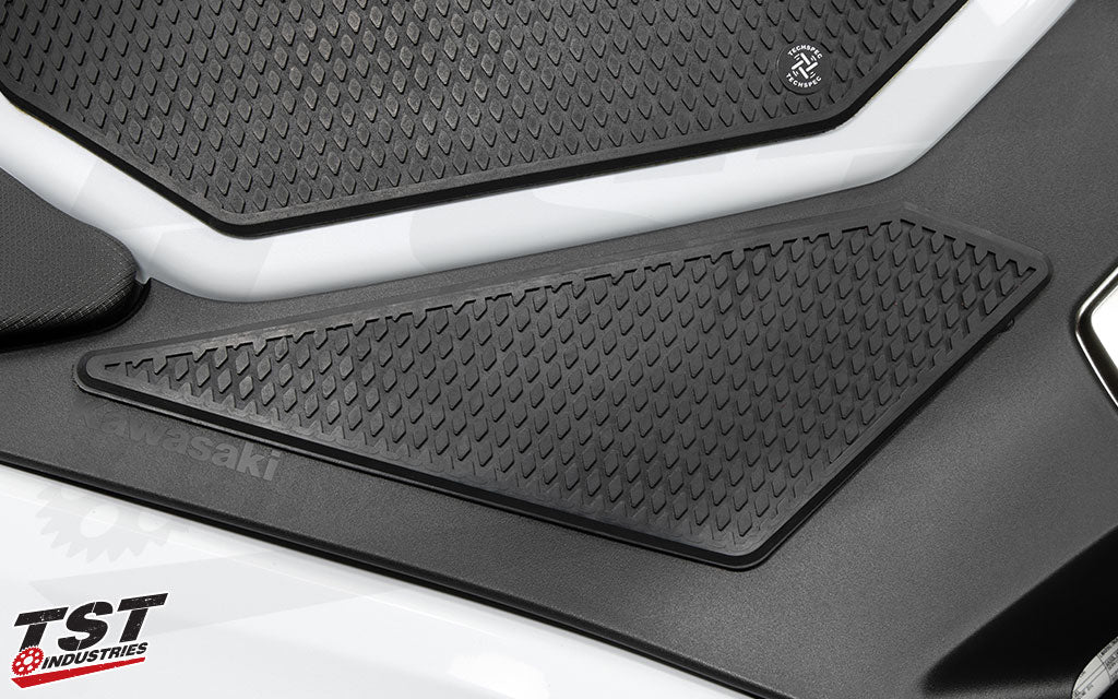 Snake Skin kit includes mid-fairing tank grips for added surface area.