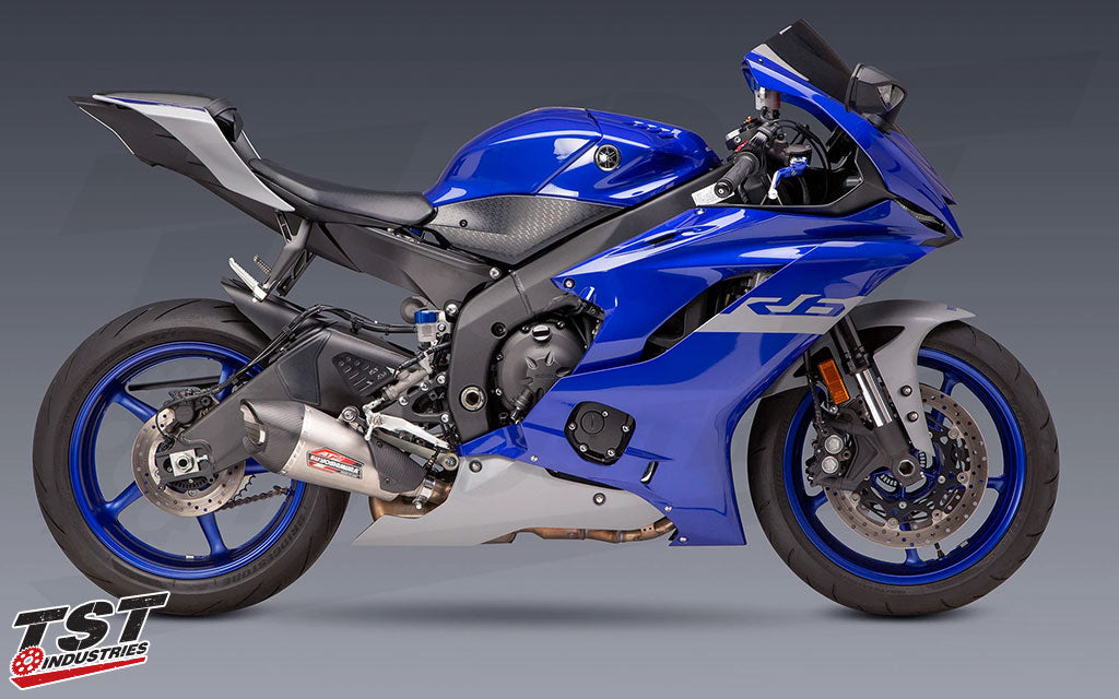 Improve the looks and sound of your Yamaha R6 with the Yoshimura AT2 Slip-On exhaust.