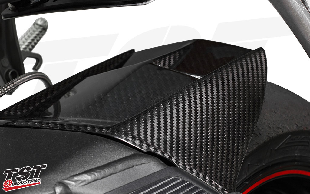 Instantly improve the looks of your Yamaha R6 with the Twill Carbon Fiber Rear Tire Hugger.