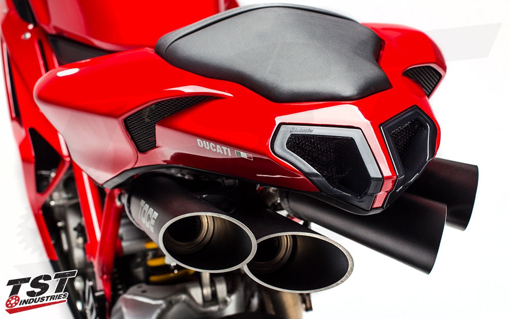 Designed to compliment the design aesthetic of the Ducati 848 / 1098 / 1198.
