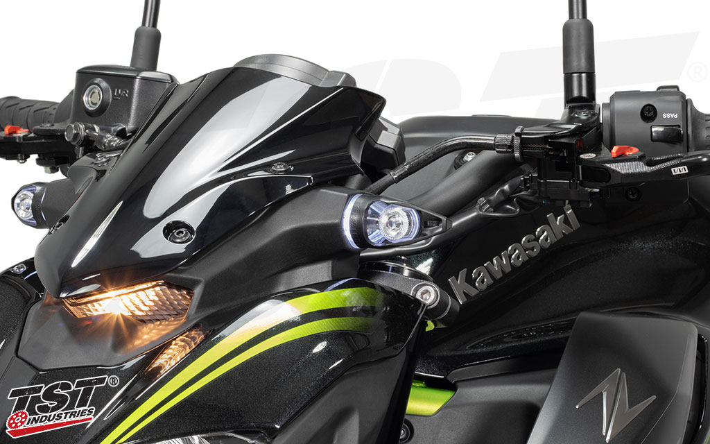 MECH-GTR LED Turn Signals shown on the Z900 with the optional LED Running Light kit installed.