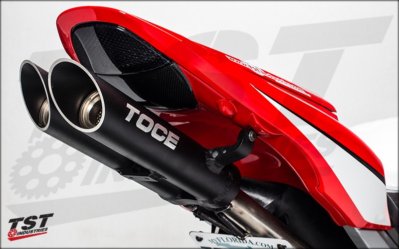 CBR600RR with the Toce T-Slash, TST LED Integrated Tail Light, and Carbon Fiber Undertail.
