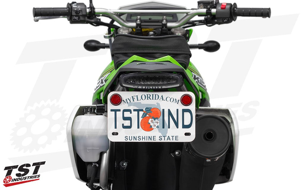 Ditch the bulky stock fender and upgrade your KLX250 / S / SF with this sleek and all-in-one solution.