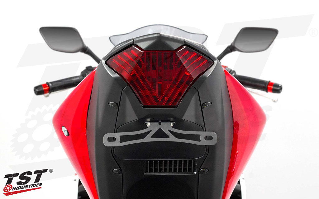 Powder coated steel bracket and the undertail closeout provides a sleek tail tidy solution for your Yamaha R3.