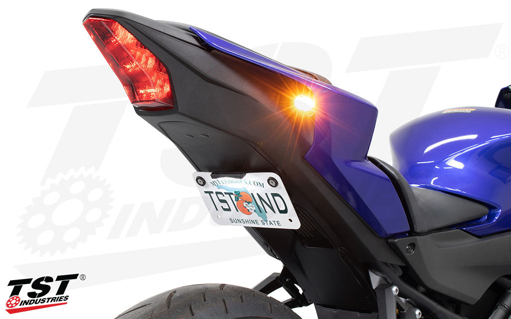 Brightness demonstration of the TST Industries LED Rear Flushmount Turn Signals for the 2025+ Yamaha YZF-R3.