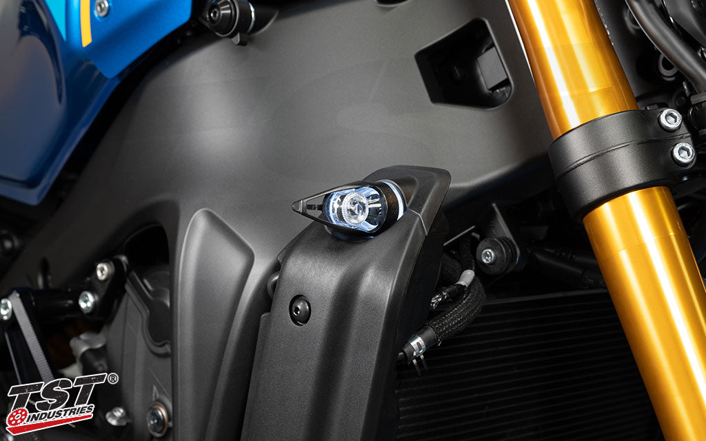 TST MECH-GTR Front LED Turn Signals for Yamaha XSR900 2022+ - Hyper White Running Light Shown