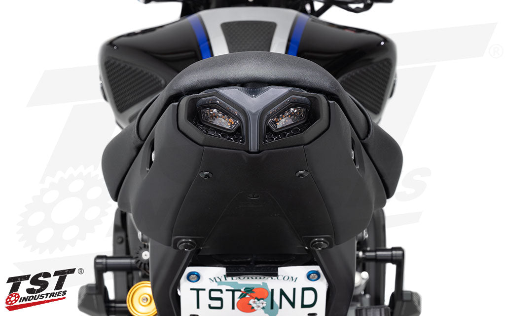 Features an aggressive and modern light pattern that compliments the 2021-2023 MT-09 design.