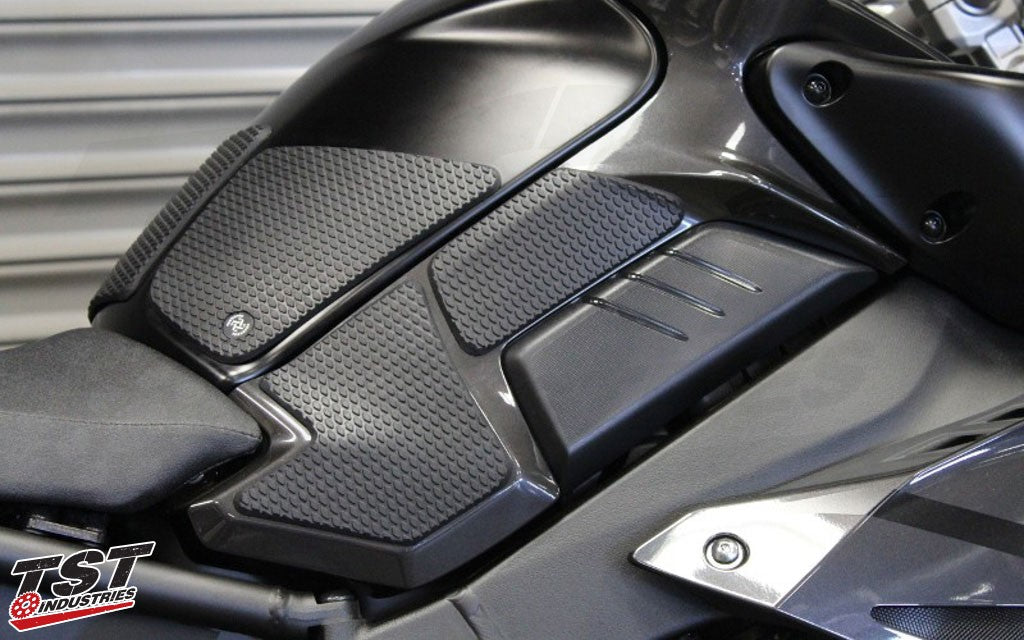 TechSpec Snake Skin Kit features a center tank protector. (Snake Skin Kit Shown)