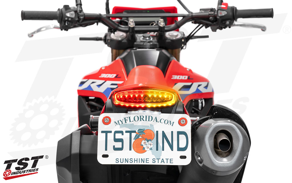 Built-in LED turn signals eliminate the need for dedicated external units.
