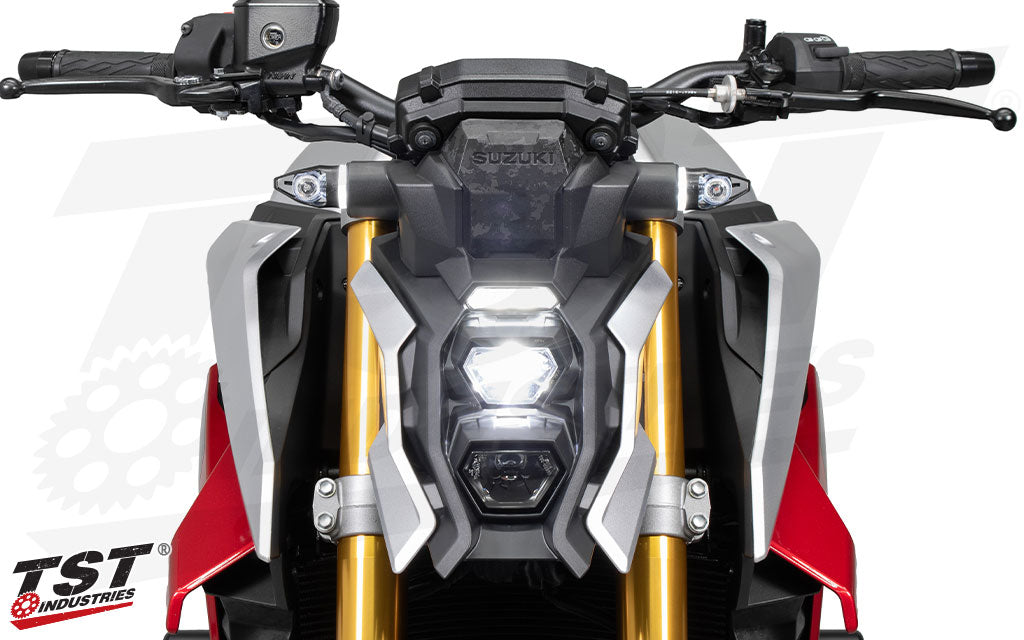 Bright and modern styling brings your GSX-S1000 Turn signals into the modern era.