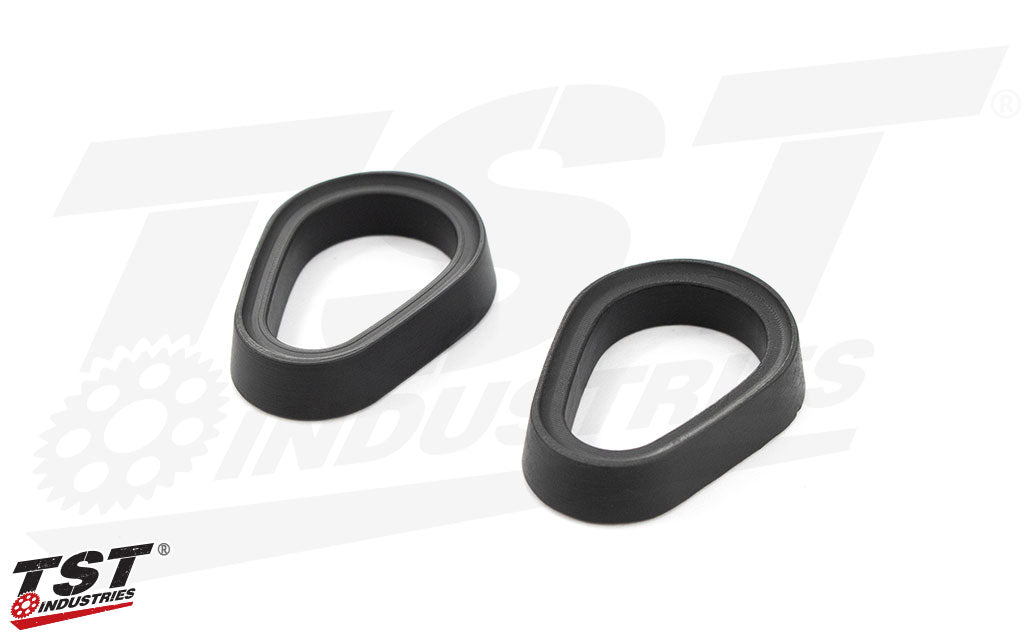 Tracer 900 specific spacers ensure proper fitment.