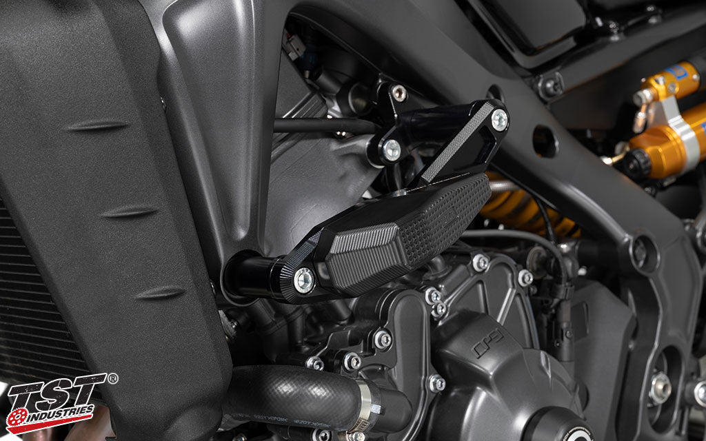 Features a large delrin slider for initial impact absorption as well as a consumable sliding surface.