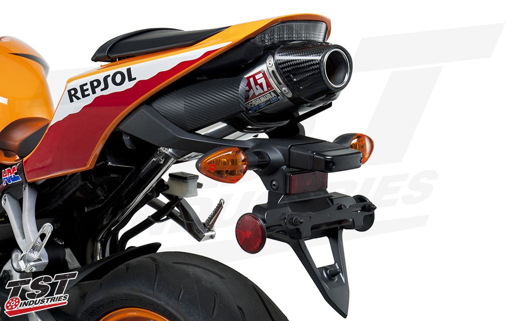 Signature trapezoidal shape compliments the lines of the 600RR tail section.