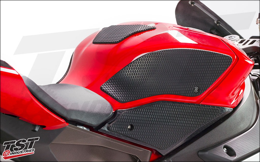 TechSpec USA Snakeskin on the 2015 Yamaha YZF-R1.