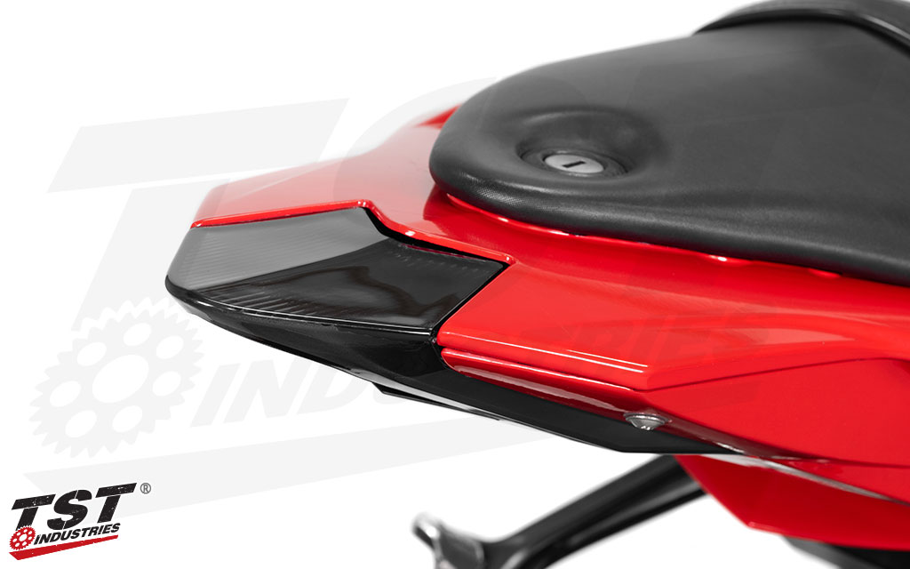 Designed to fit perfectly within the BMW S1000RR and S1000R fairings.
