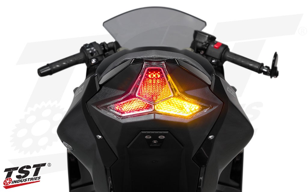 Built in turn signals enable you to ditch the pod signals for a cleaner and race inspired look.