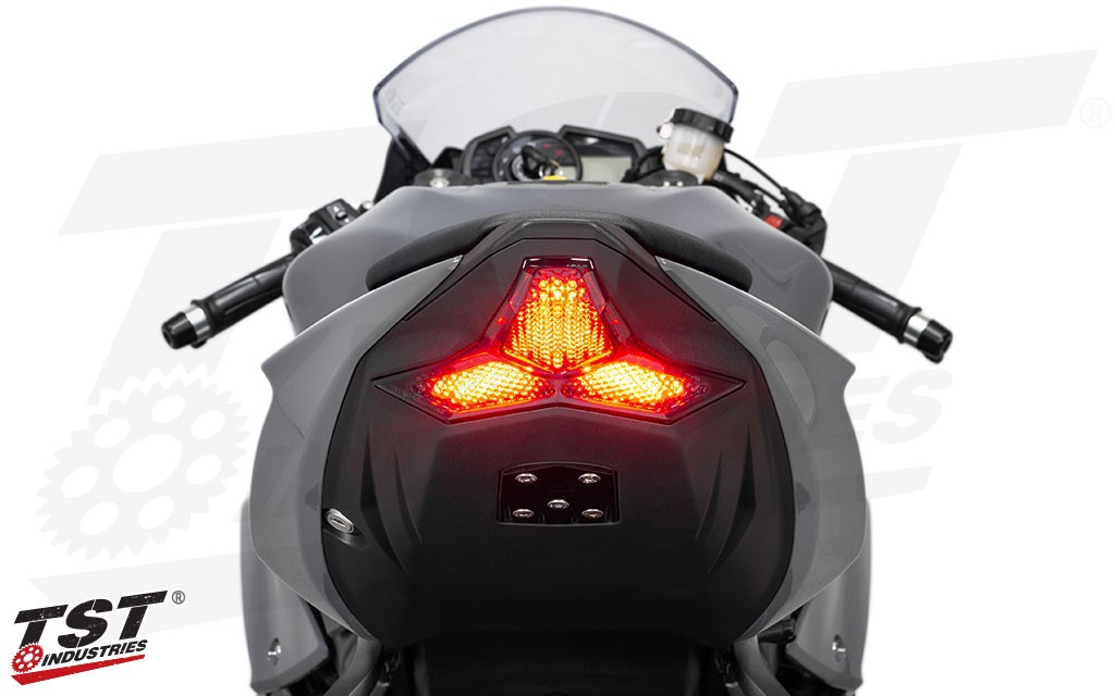 Built in turn signals featuring 9 programmable light modes.