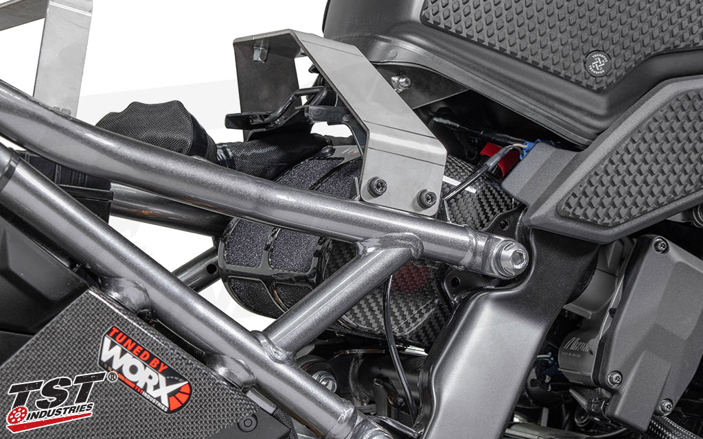 The smaller and more efficient airbox design enables use with standard rear shocks with a piggyback reservoir design.