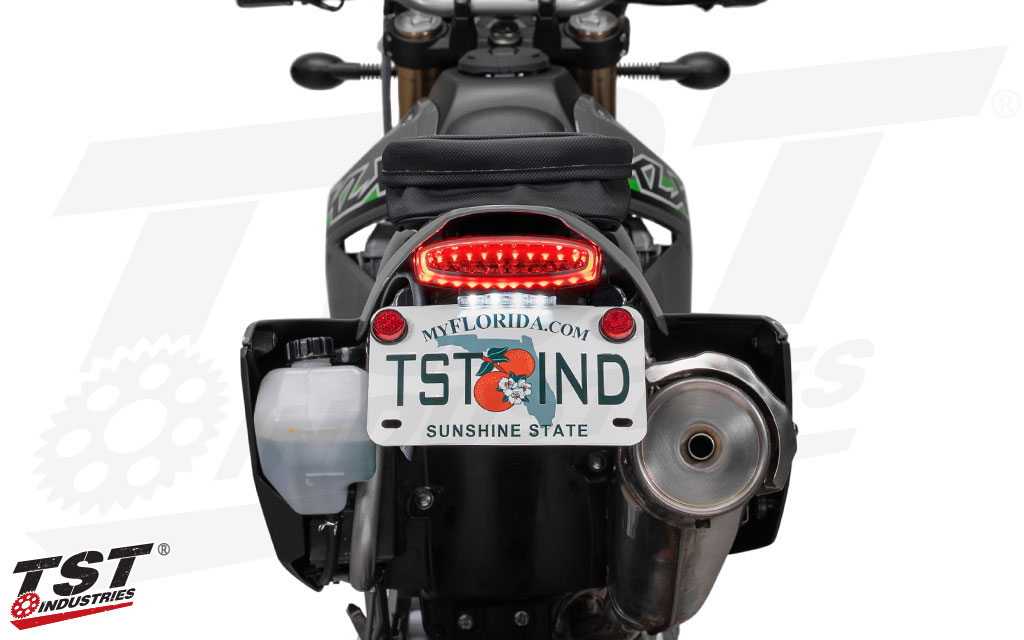 Modern LED integrated tail light features a bright and distinct perimeter running light.