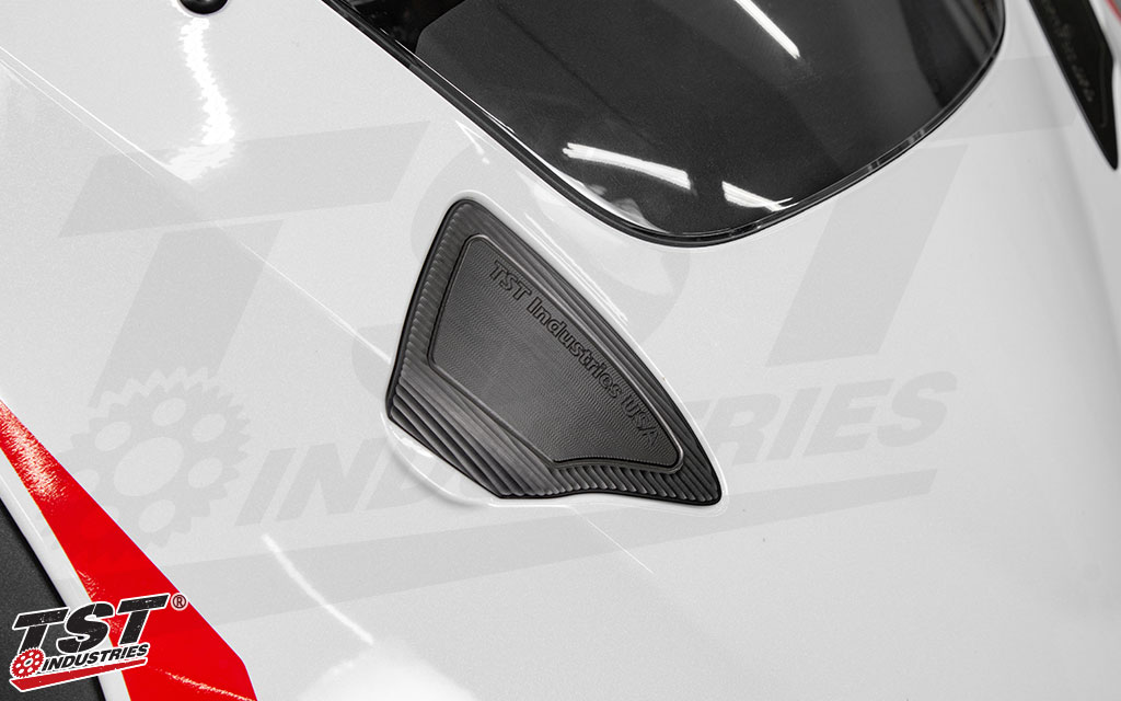 Flush mount mirror block off design blends with the Yamaha R9 bodywork for a race inspired look.