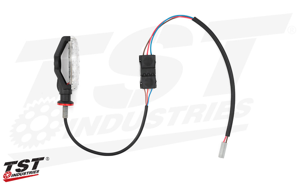 Utilize the 3.5 mm bullet connector housing when installing aftermarket turn signals on your motorcycle. 