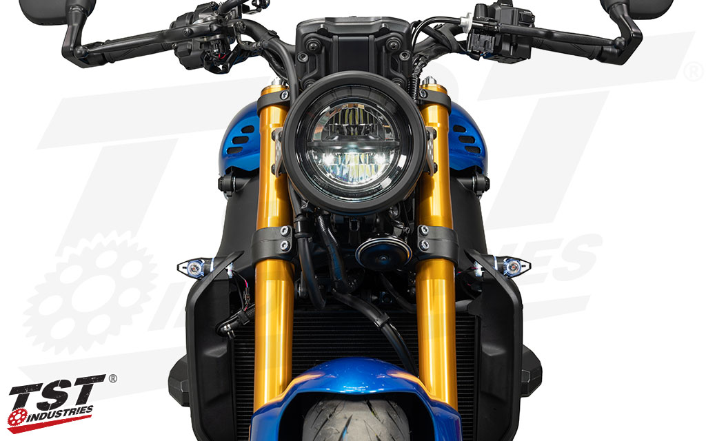 TST MECH-GTR LED Front Turn Signals on the 2022 Yamaha XSR900.