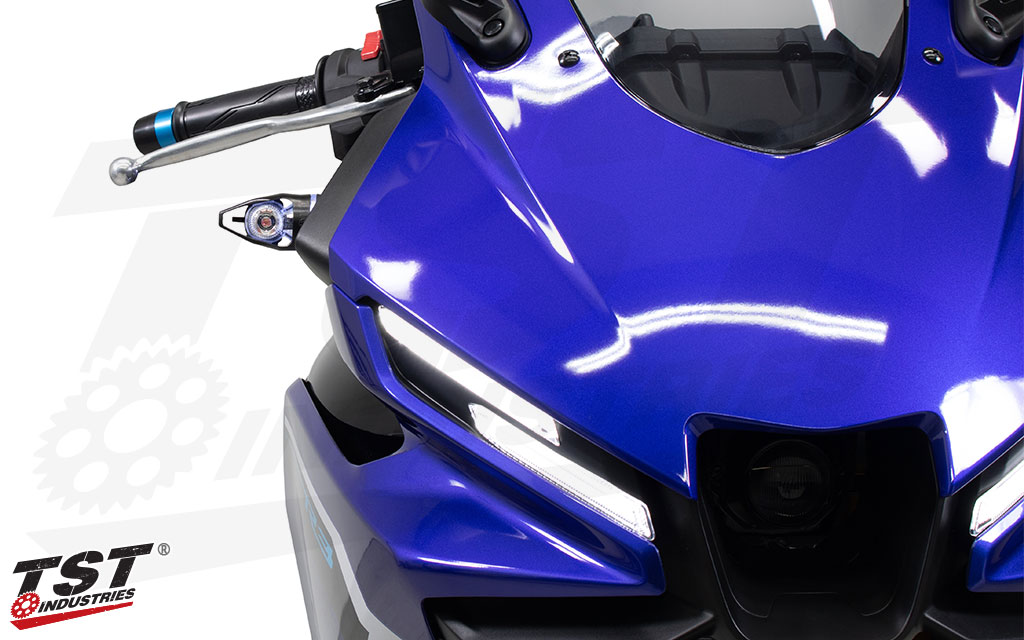 TST MECH-GTR LED Front Turn Signals on the 2025 Yamaha YZF-R3.