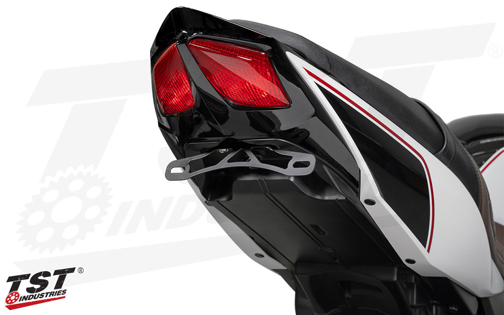 Lightweight bracket cuts the unnecessary bulk of the stock fender for a sleeker SV650 / SV650X tail section.