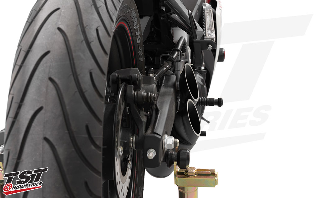 Toce's sleek Razor Tip Exhaust sits close to the R3 / MT-03 frame.