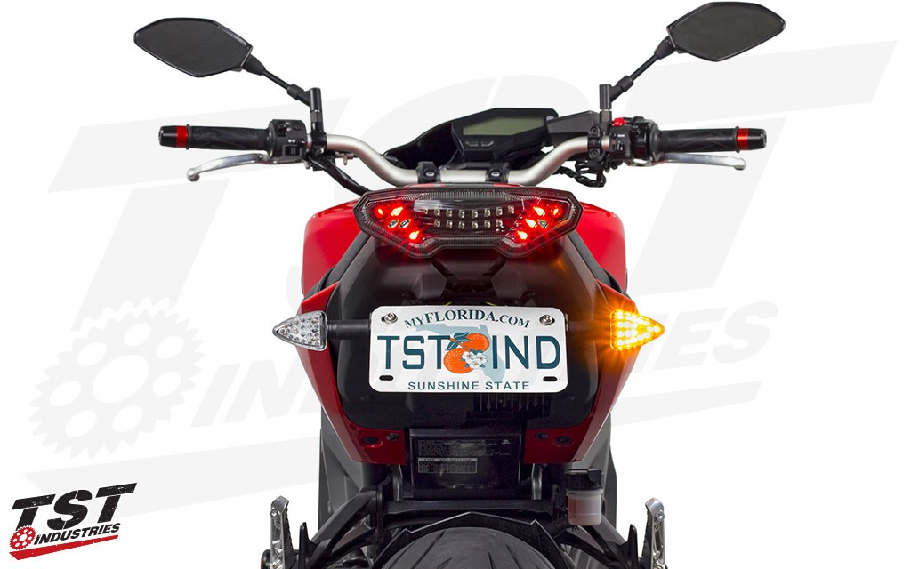 Improve your bike with sleek and bright turn signals that demand attention with 32 combined LEDs.