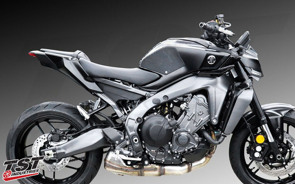 Gain improved control over your Yamaha MT-09 with tank grips.