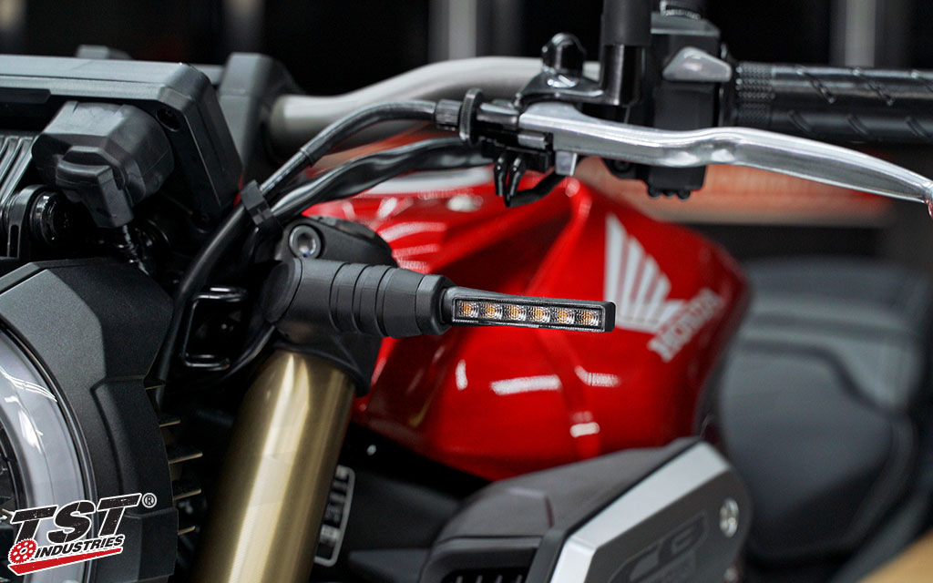 BL6 Turn Signals demonstrated on the2019+ Honda CB650R.
