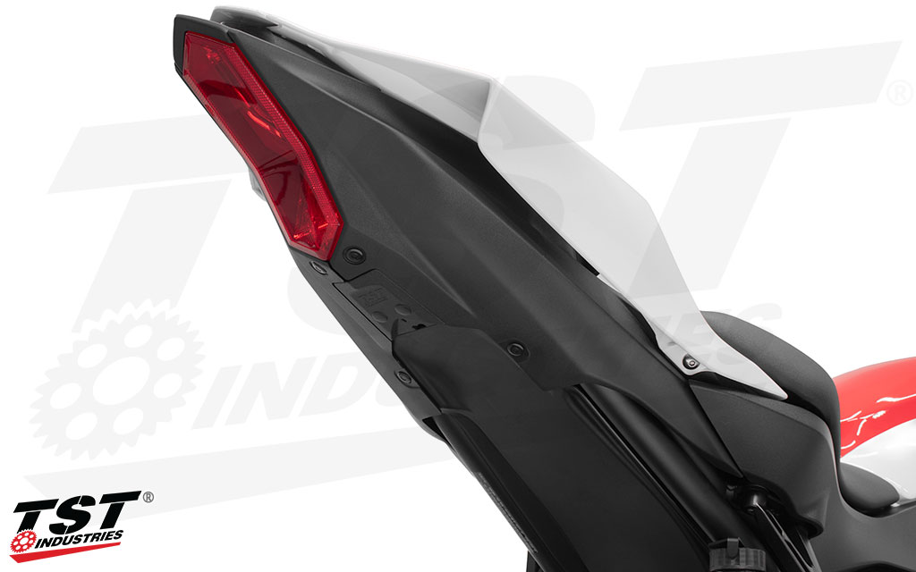 TST Industries Undertail Closeout installed on the 2026 Yamaha R7.