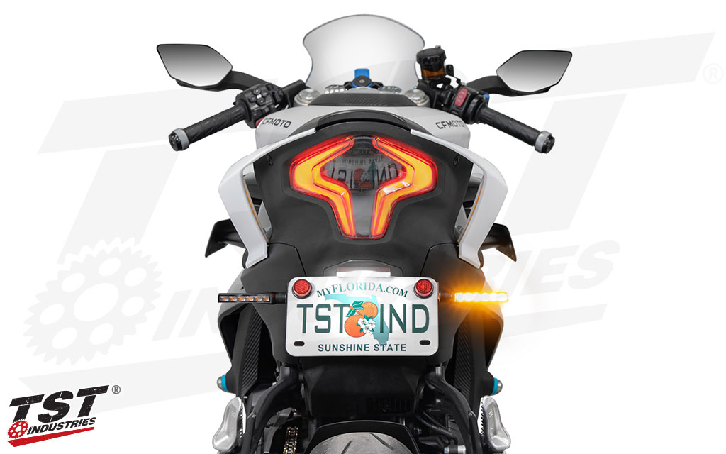 Pair this Fender eliminator with appropriate rear turn signals and license plate light - rear signals and license plate light sold separately 