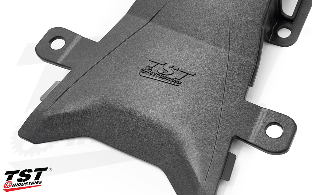 Color and texture matched to the surrounding undertail parts.