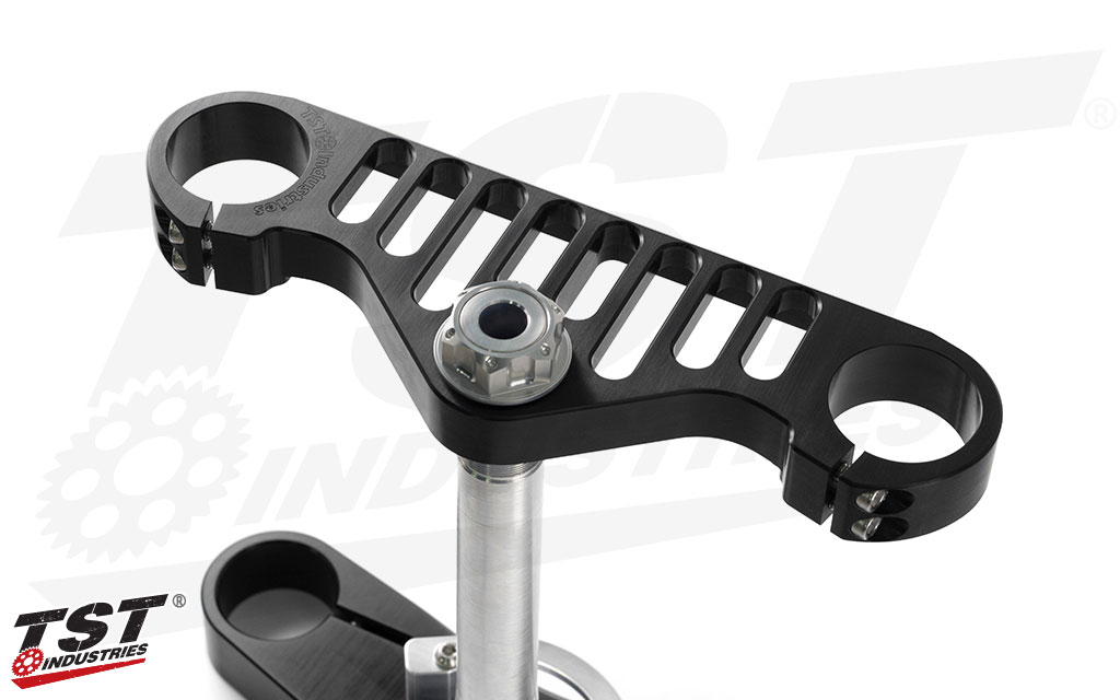 Gain a 47.5% weight reduction compared to the OEM Yamaha triple clamp.