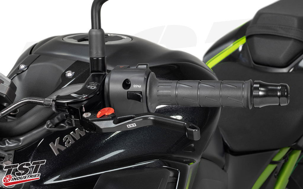 Womet-Tech Evos Shorty Levers on the Kawasaki Z900.