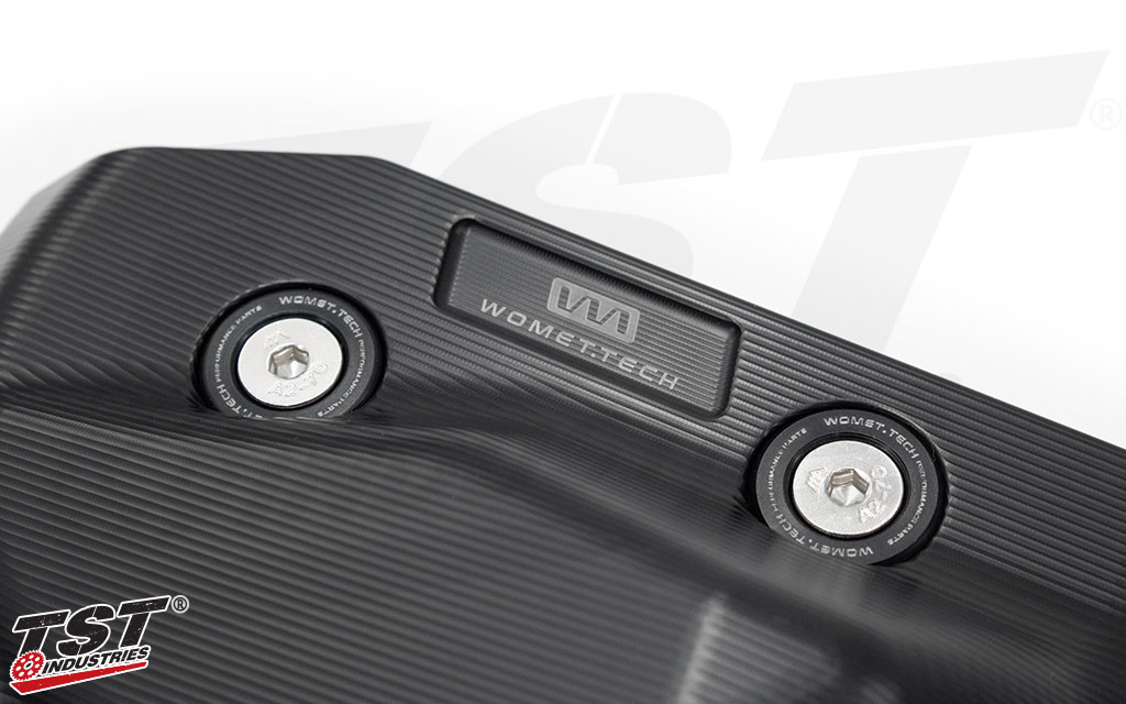 Features black anodized accent hardware.