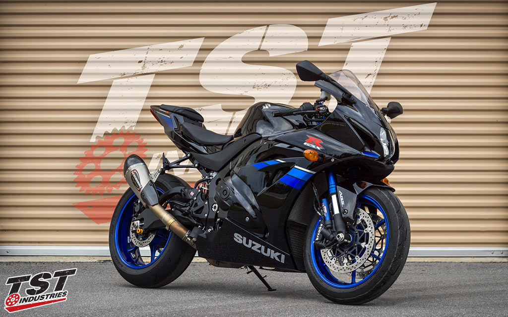 Ditch the huge stock exhaust and improve the sound, performance, and looks of your 2017+ GSX-R1000 with the Yoshimura Alpha T. 