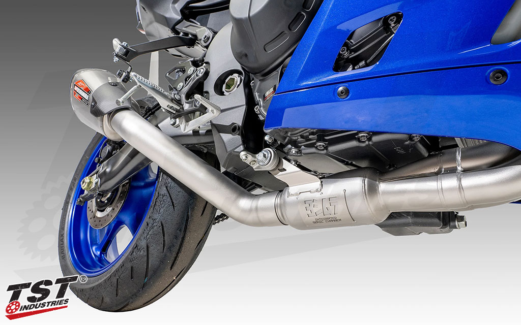 Yoshimura's Integrated Sonic Chamber enables more bark while remaining 49-state friendly.