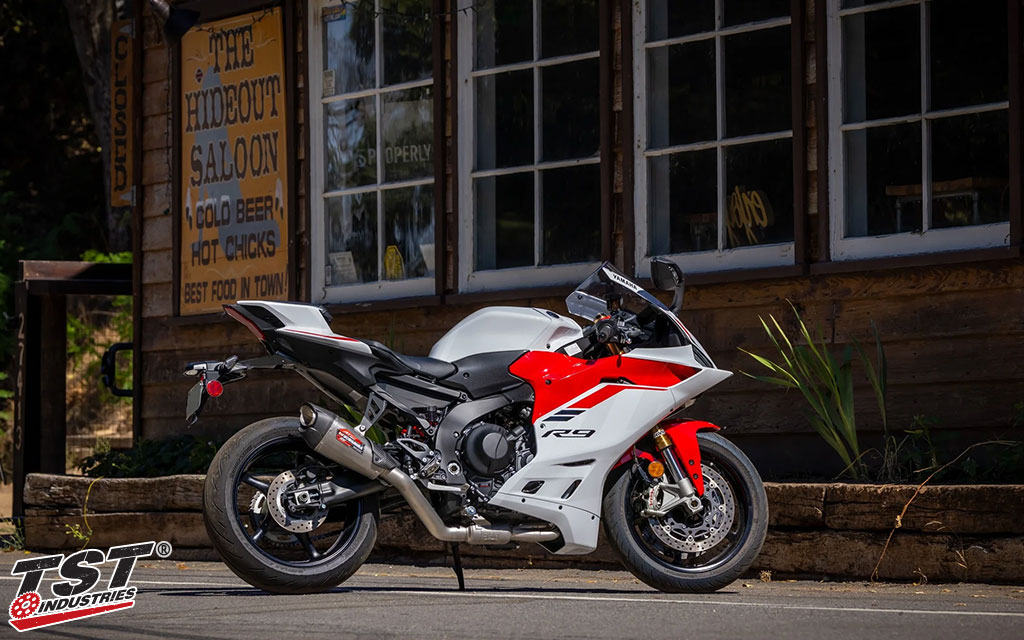 Upgrade your Yamahah R9 with Yoshimura's full system exhaust to experience the difference. 
