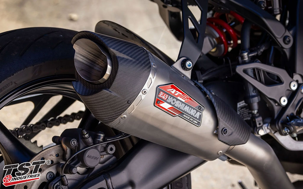 Yoshimura's AT2 canister features aggressive design to compliment the Yamaha R9.